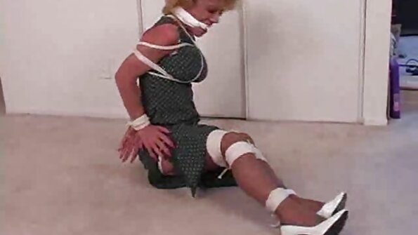 Prachtige brunette bedriegt vriendje met oma s neuken Ebony inamorato