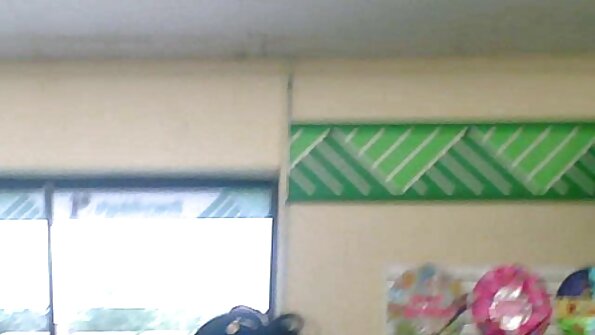 Fantastische blonde Kenzie Taylor heeft ochtendseks in de keuken oma kont neuken