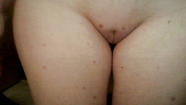 Flexibele oma wil geneukt worden brunette staat wijd open voor die keiharde lul