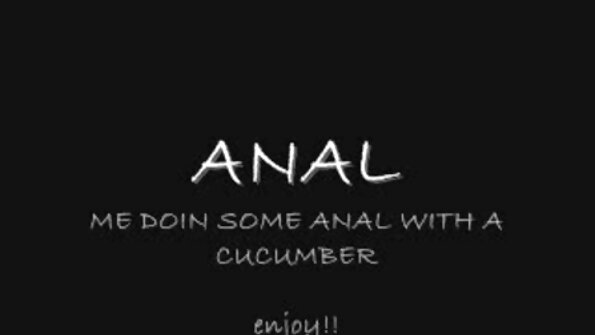 Jongens zijn gefascineerd door een lichaam van oma en kleinzoon neuken liefde die klaar is voor een triootje