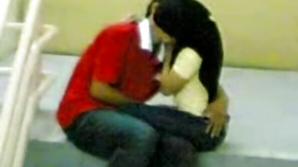 Oogverblindende blondine houdt van lul zuigen en oma wordt geneukt haar kutje laten rammen