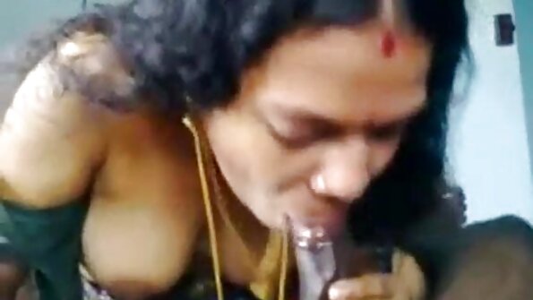 Geïnkte oma neukt graag cougar kwam binnen voor een ontspannende massage en wat diepe poesjesvulling