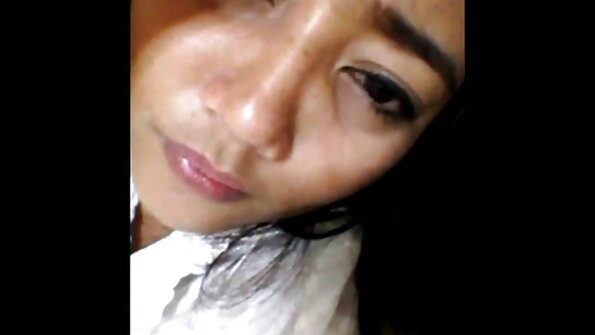 Want deze blonde keuken lijkt oma gaat neuken de perfecte plek voor seks